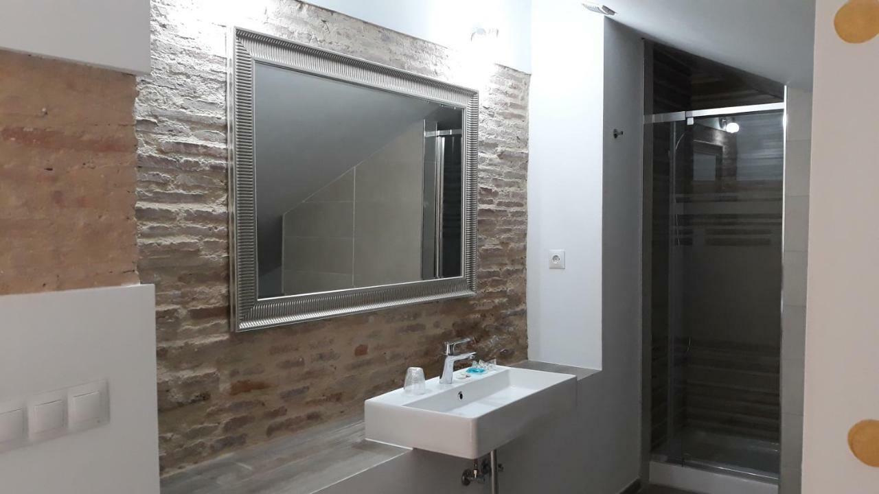 רונדה Puerta Alameda Suites מראה חיצוני תמונה