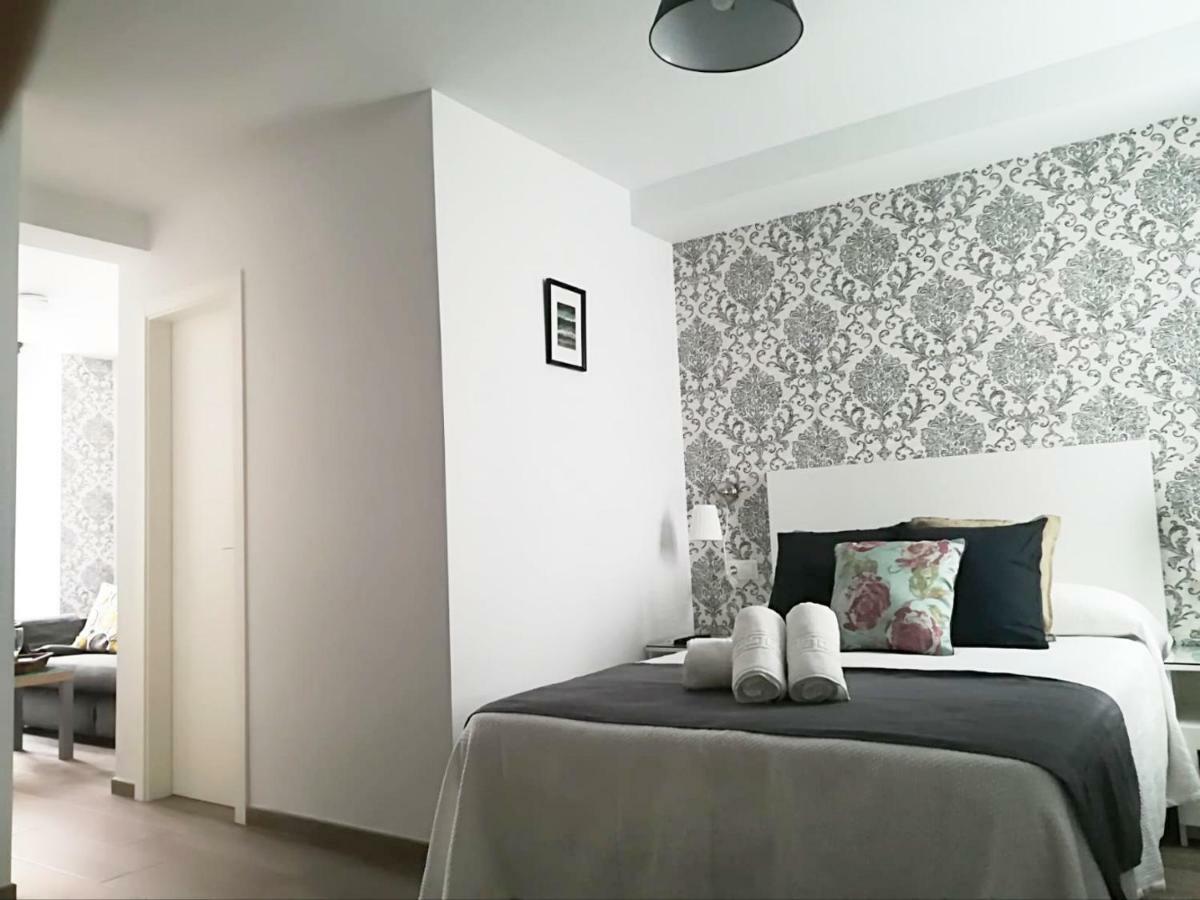רונדה Puerta Alameda Suites מראה חיצוני תמונה